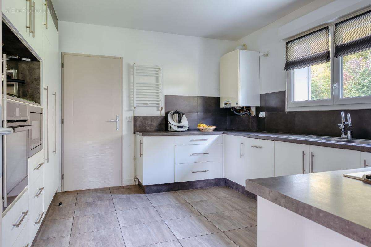 Maison à SAINT-LEGER-DU-BOURG-DENIS