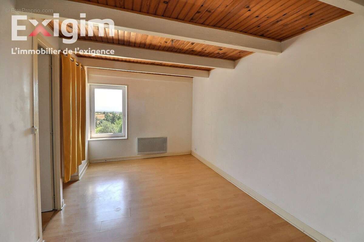 Maison 61 m² à Saint-Barthelemy-Le-Plain  - photo 5