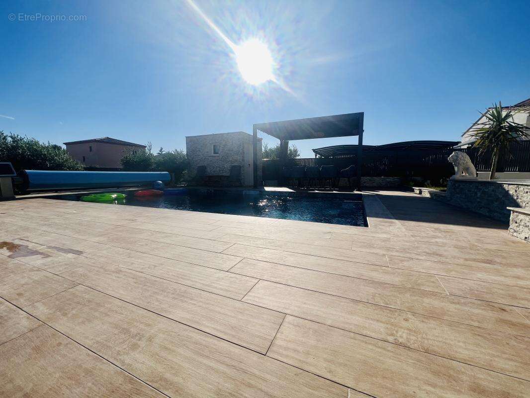 Villa T6 de standing avec piscine - photo 2