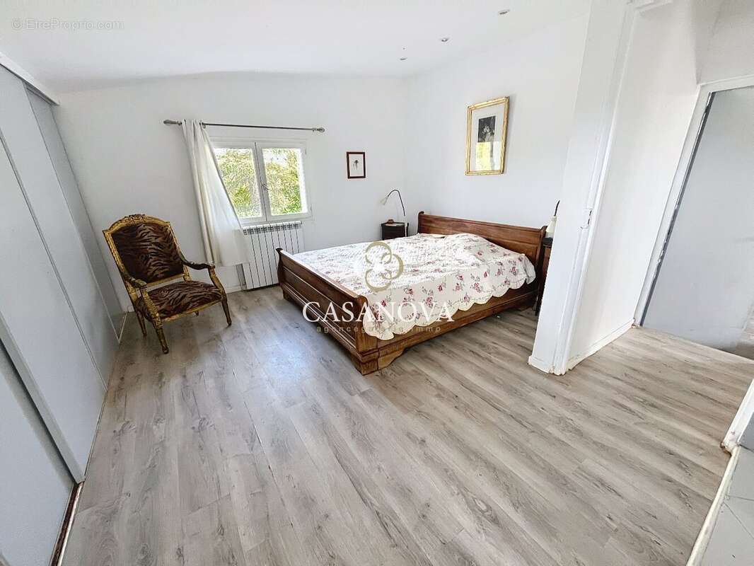 Campagne de BEZIERS, maison sur 1500 m² de terrain, 260 m² de surface utiles et 130m² habitables - photo 4