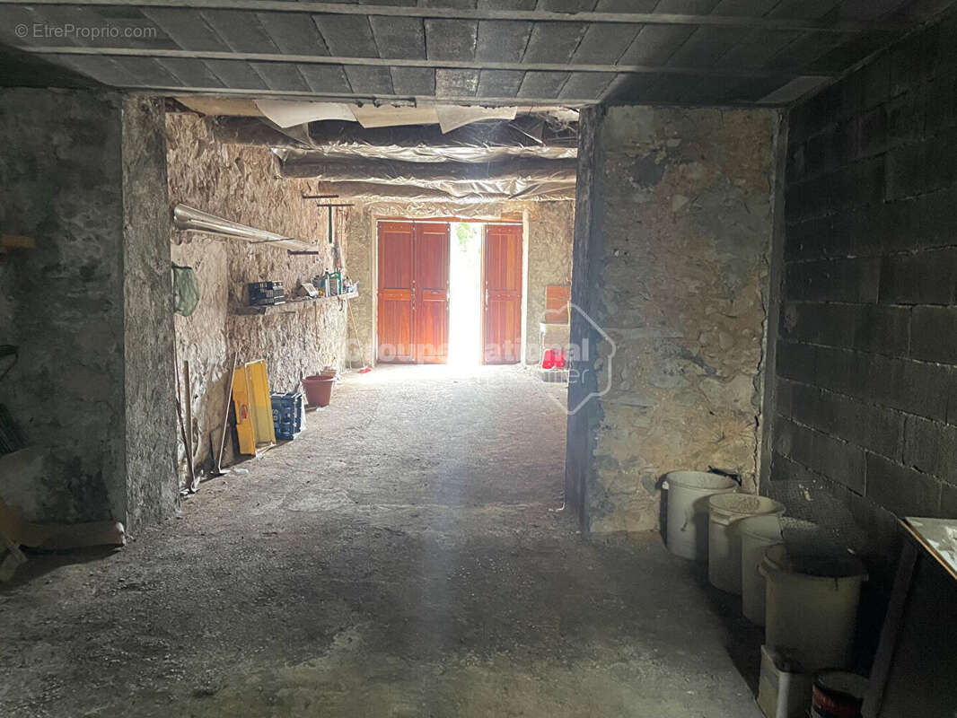 Grange Garage Ginasservis 2 pièces 100 m2 - photo 7
