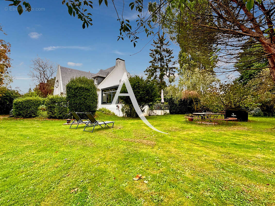 Maison à LES ESSARTS-LE-ROI