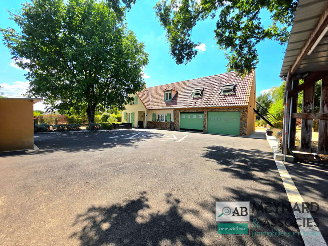 À vendre maison à Boissy-le-Châtel   Maison familiale 148 m2 avec T2 indépendant et piscine chauffée - photo 15