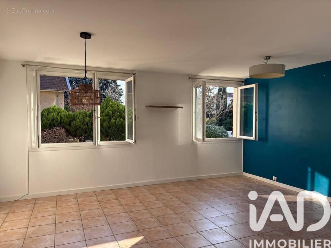 Photo 1 - Appartement à BRON