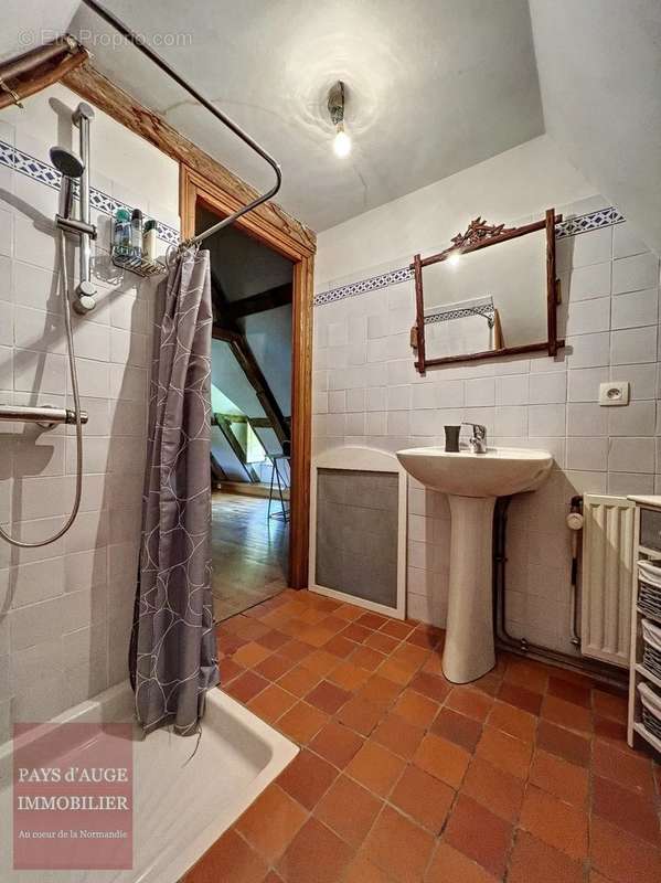 Maison à SAINT-PIERRE-SUR-DIVES