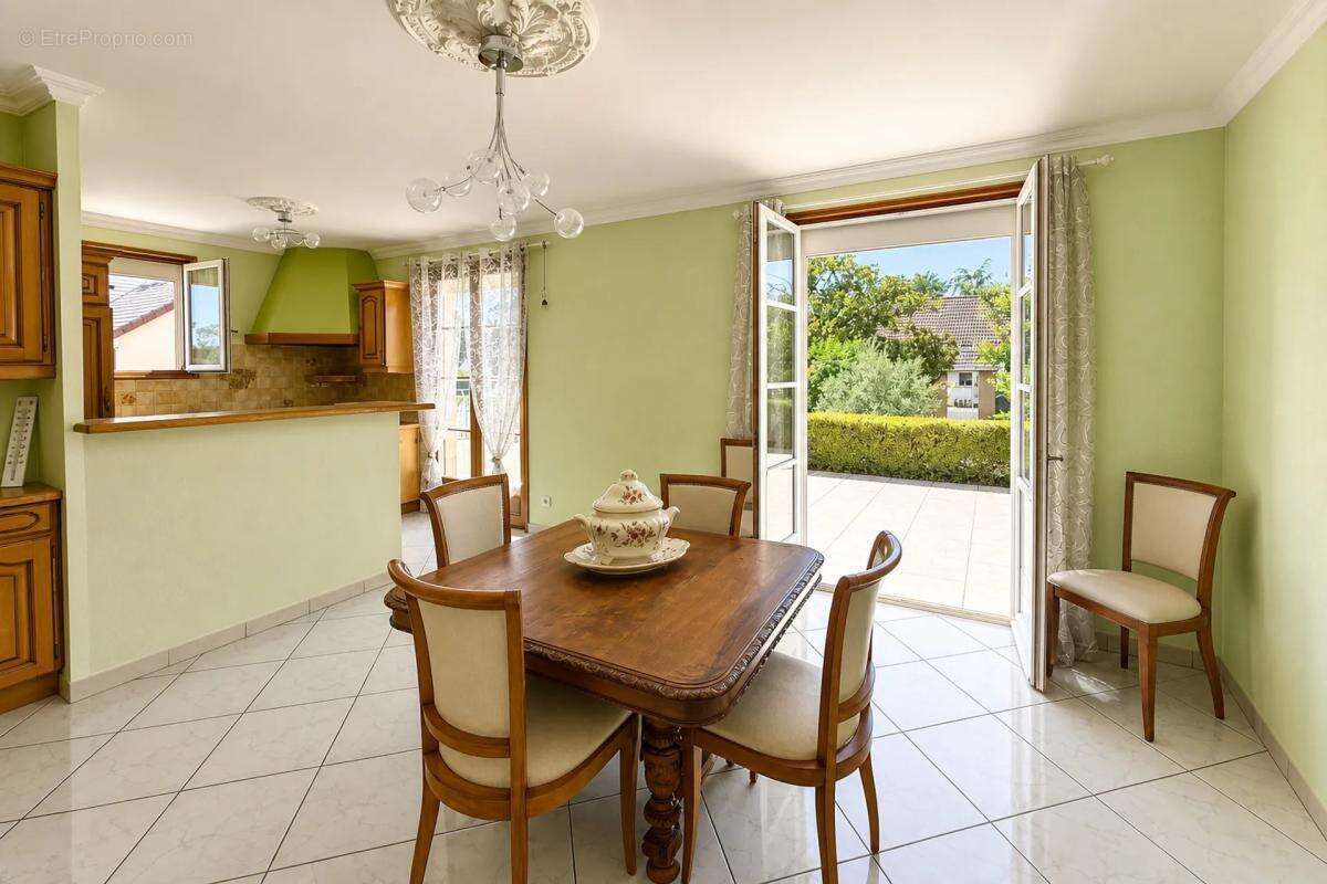 Maison 6 pièces de 187 m² avec appt indép., véranda, garages - photo 12