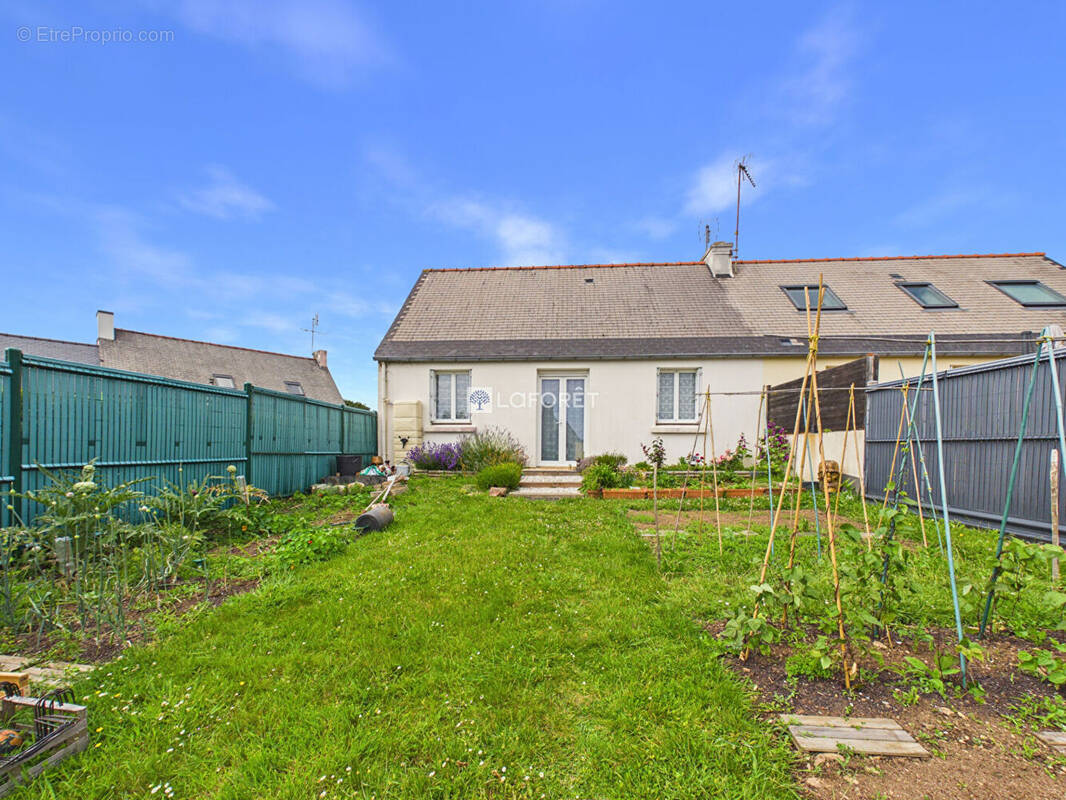 Maison à PLONEOUR-LANVERN