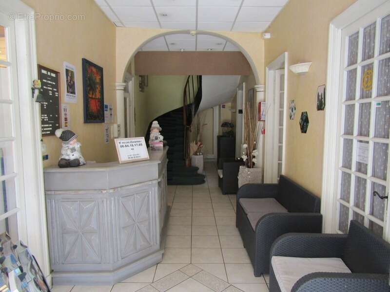 Commerce à LE BUGUE