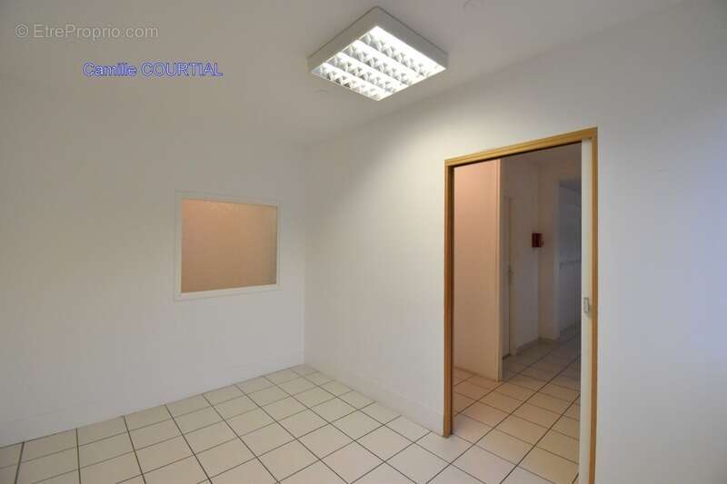 Commerce à GUILHERAND-GRANGES