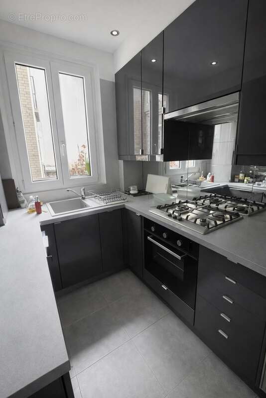 cuisine  - Appartement à PARIS-18E