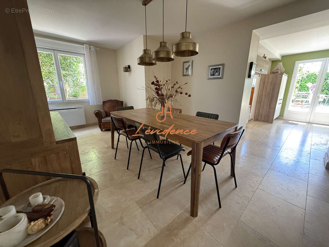Maison à MONTELIMAR