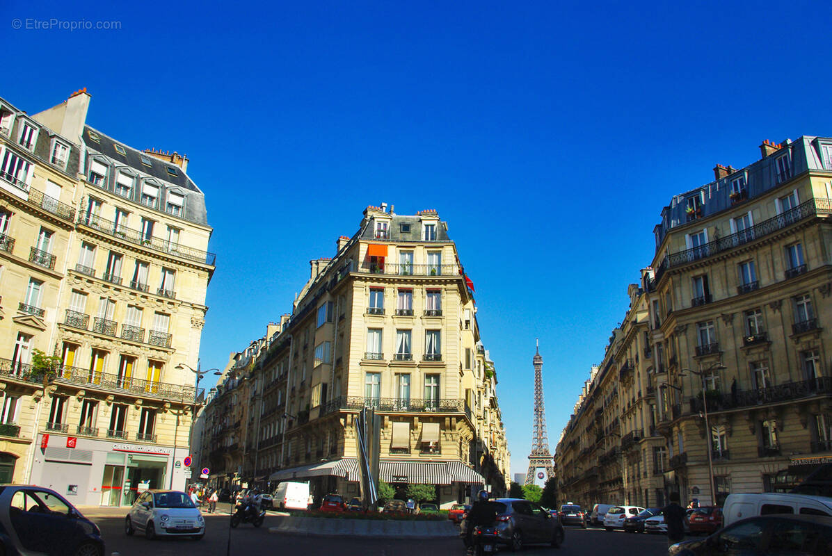 Appartement à PARIS-16E