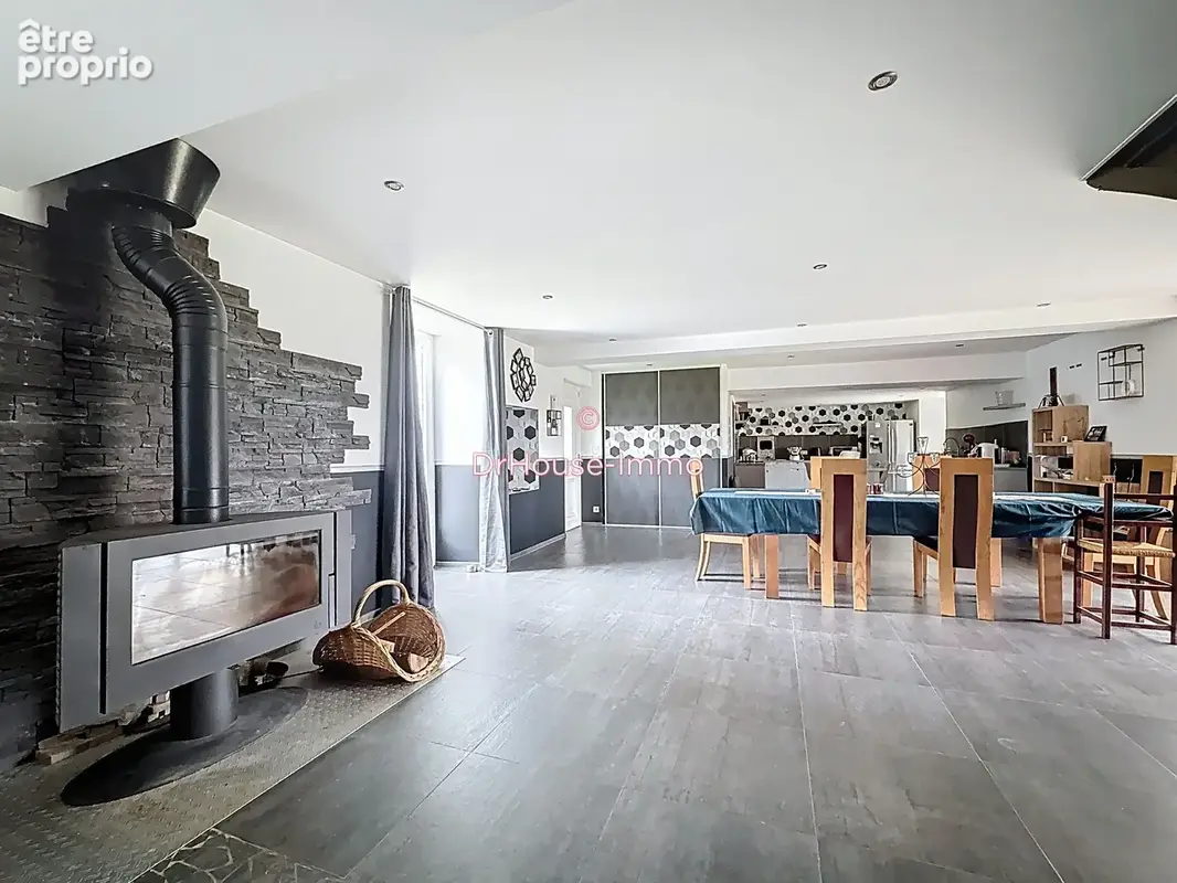 Maison 7 pièces 240 m² à vendre à Neuvic (24190) - photo 6