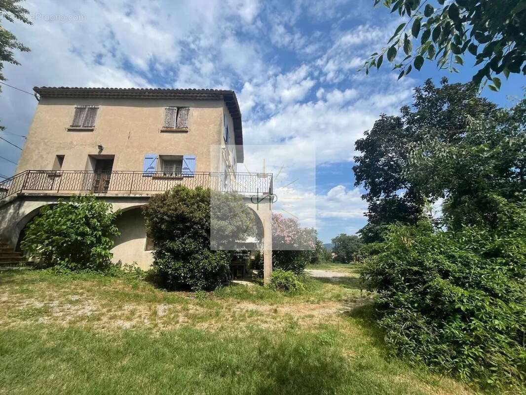Maison à CHOMERAC