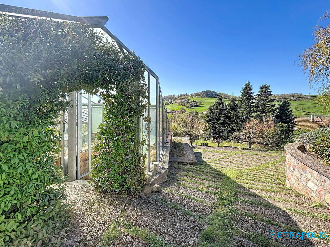 Maison à AMPLEPUIS