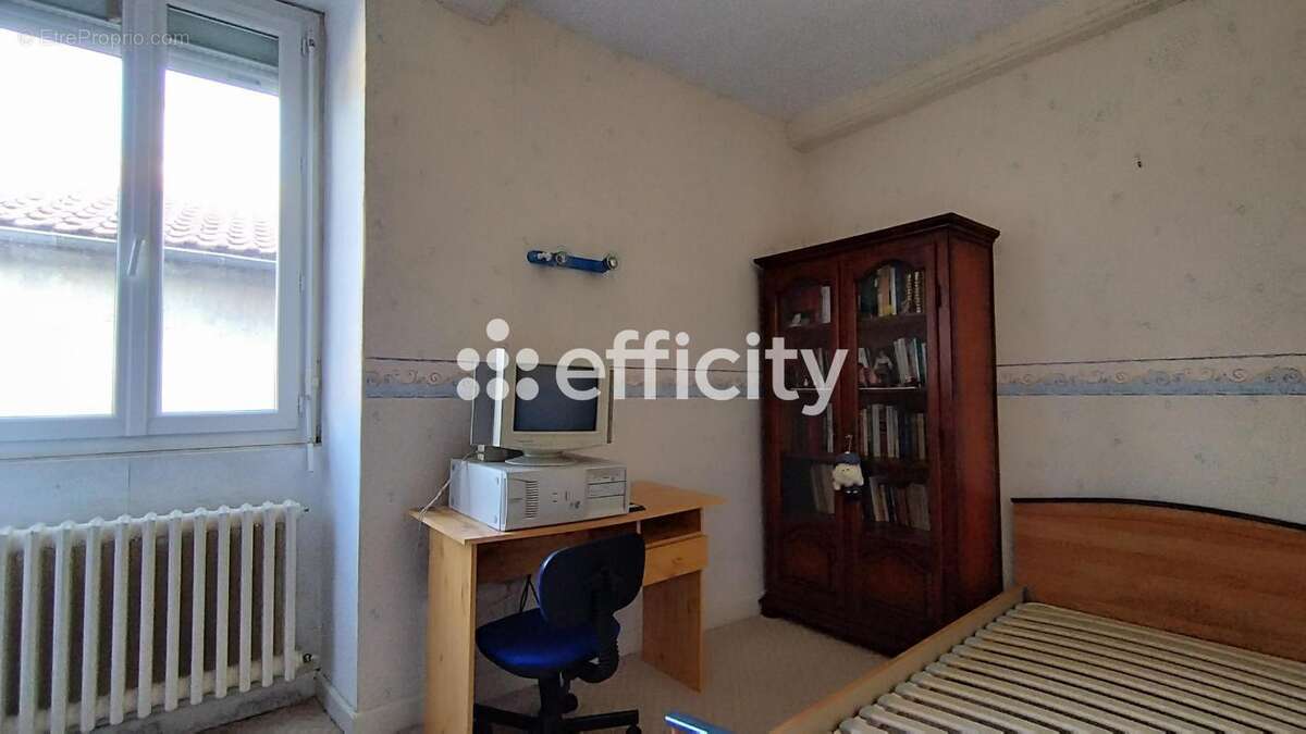 Maison à AIGUEPERSE