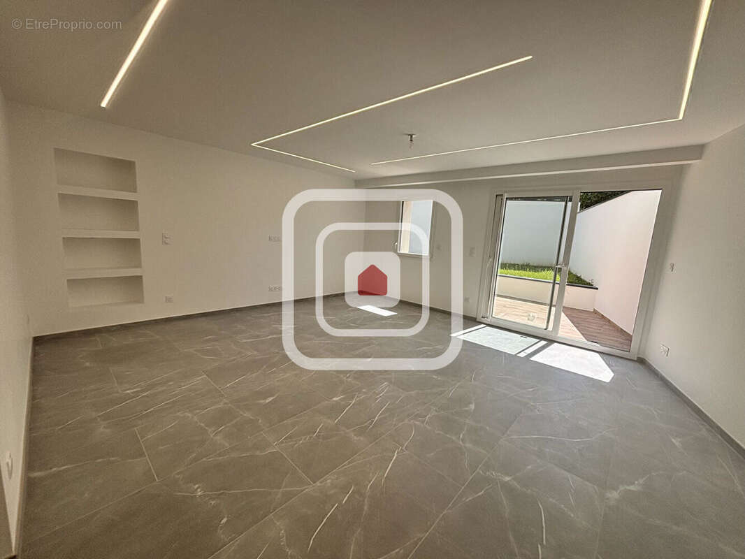 Maison contemporaine de type 5 independante de 133 m² avec garage et jardin - photo 2