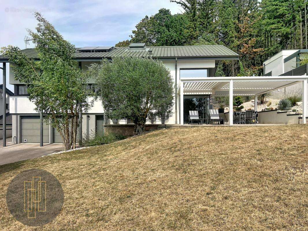 Exclusivité - Maison contemporaine 4 chambres au centre de Reyrieux - photo 2