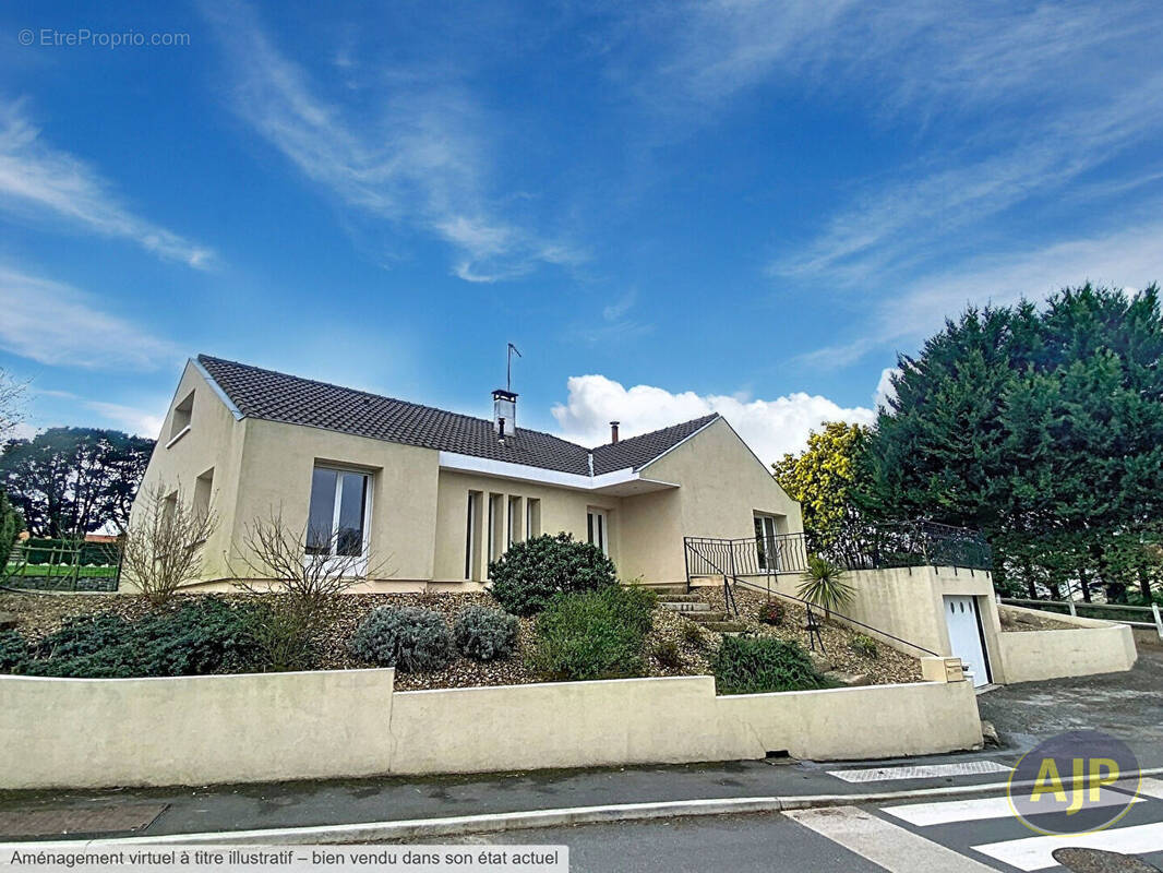 Maison à LE MESNIL-EN-VALLEE