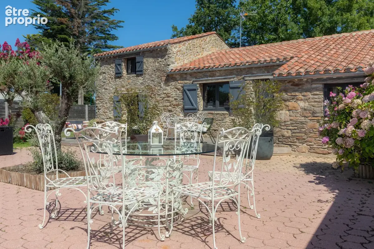 L'Agence Cadre d'Envies vous propose à Vue Une élégante maison de caractère de 1890, rénovée avec soin en 2015 - photo 2