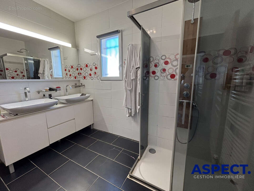 Maison à COURNONSEC