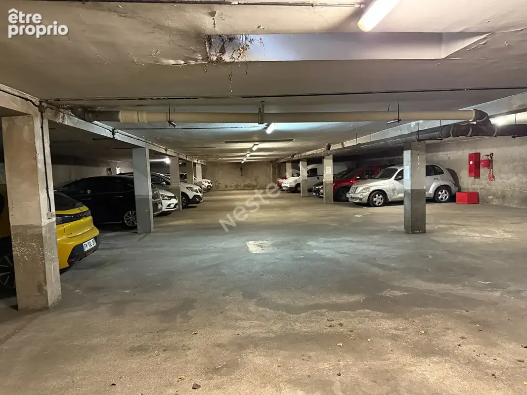 Parking à MONTREUIL
