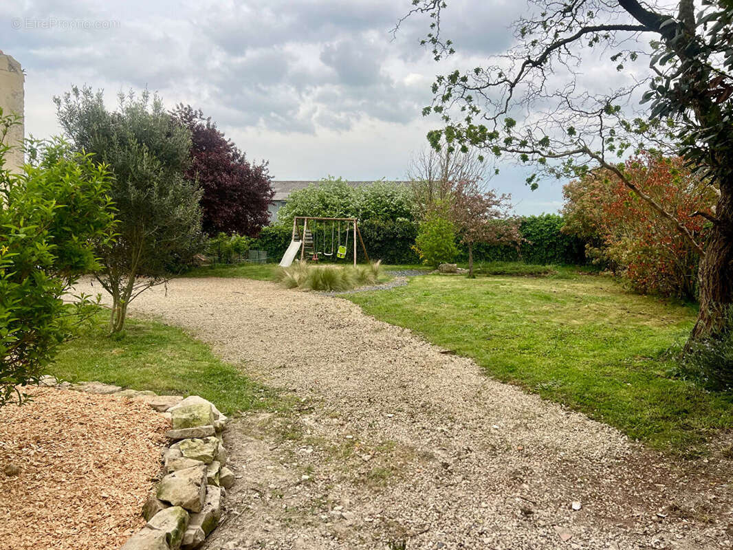 Maison 220m² à angliers - photo 16