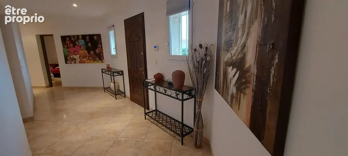 GARD. 30. GENERAC. Belle maison de 184 m2 de plain-pied sur terrain arboré de 1264 m² avec piscine - photo 5