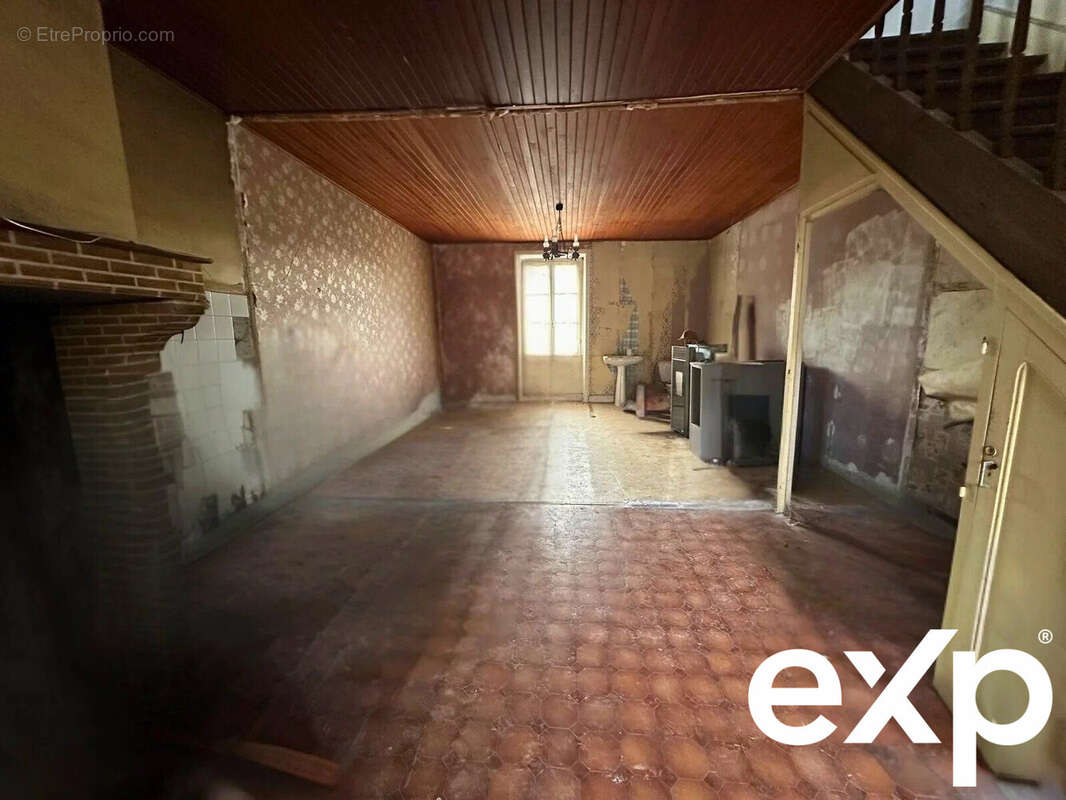 Maison à BUSSEROLLES