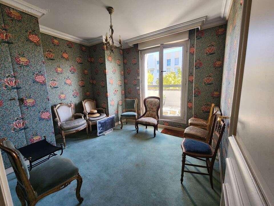 Appartement à PARIS-14E