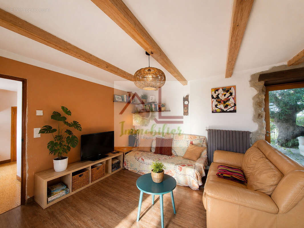Maison à PREVENCHERES