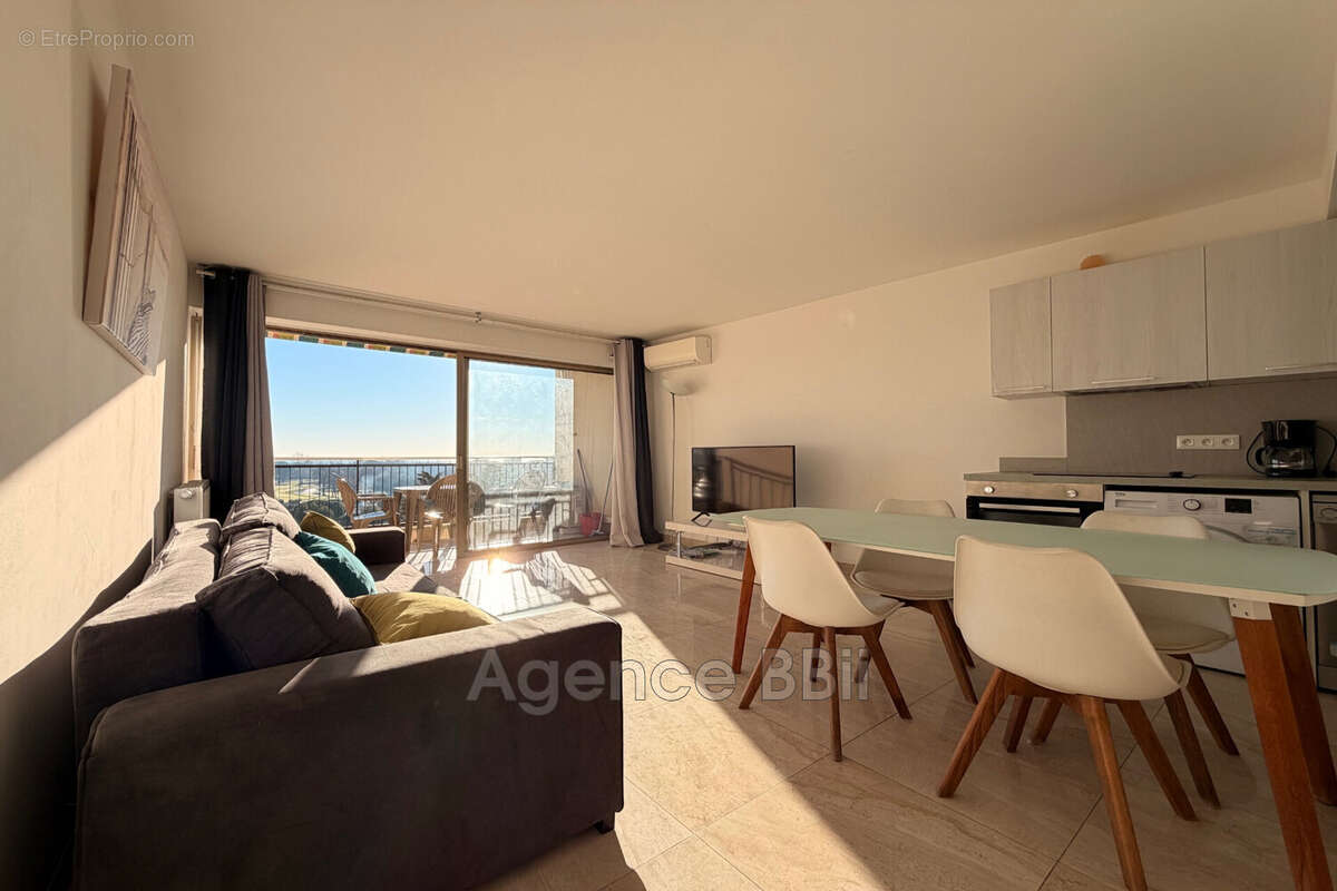 Appartement à MANDELIEU-LA-NAPOULE