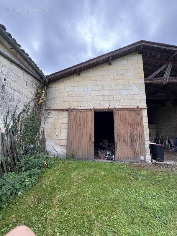 Autre à GENISSAC