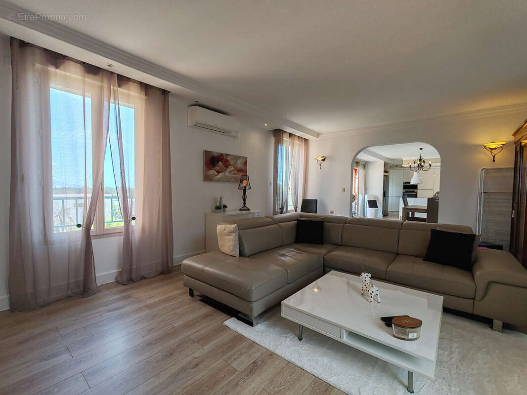 Appartement T4/T5 de 119m2 - Parking et ascenseur - photo 6