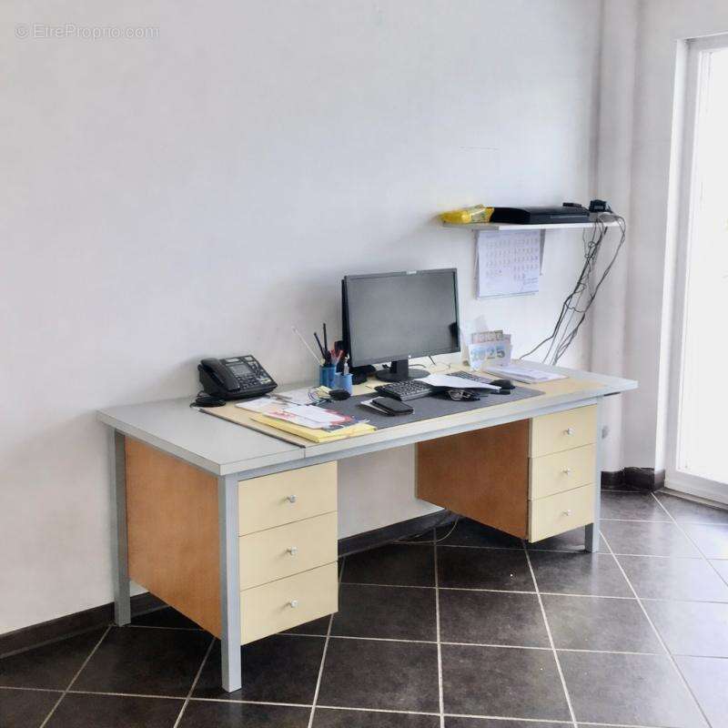 Centre ville toulon - tout a proximite - appartement de type 3 - cellier - - photo 8