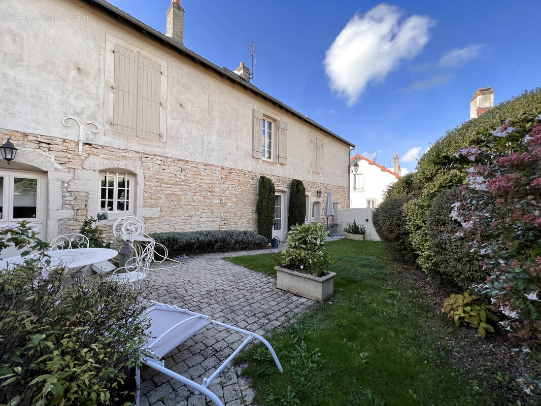 Maison à FLEUREY-SUR-OUCHE