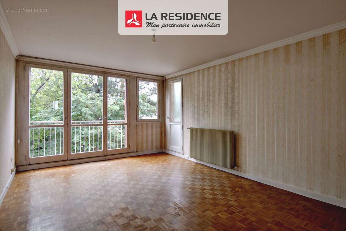 Appartement à BEAUCHAMP