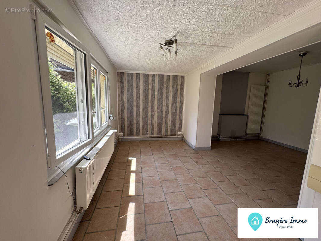 Maison à AVESNES-SUR-HELPE