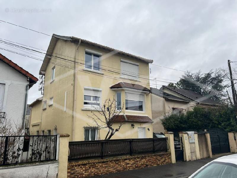 Appartement à QUINCY-SOUS-SENART