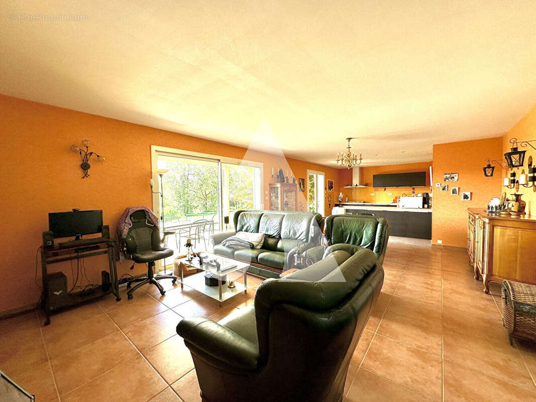 Maison à LISSAC-ET-MOURET