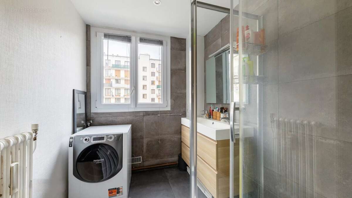 Appartement à LEVALLOIS-PERRET