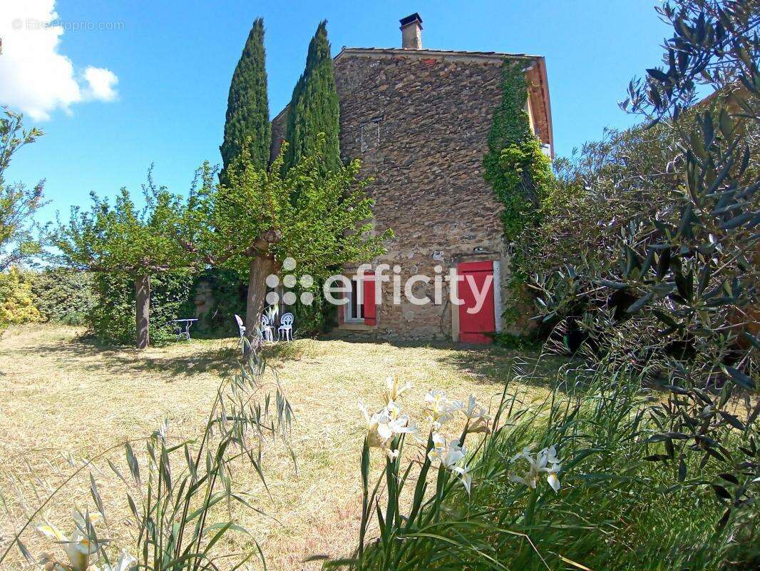 Maison à CAMARET-SUR-AIGUES