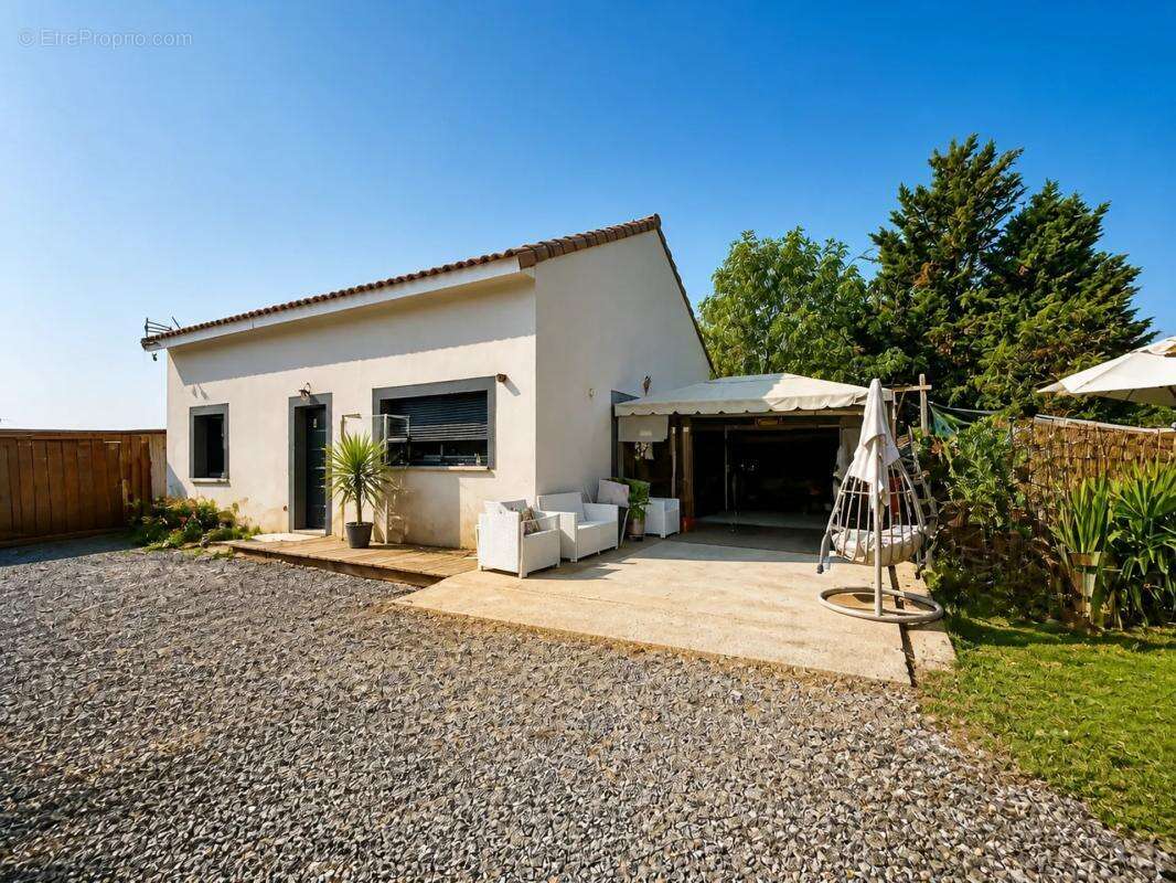 Ensemble immobilier - deux maisons louées sur un terrain 1 434m² - photo 12