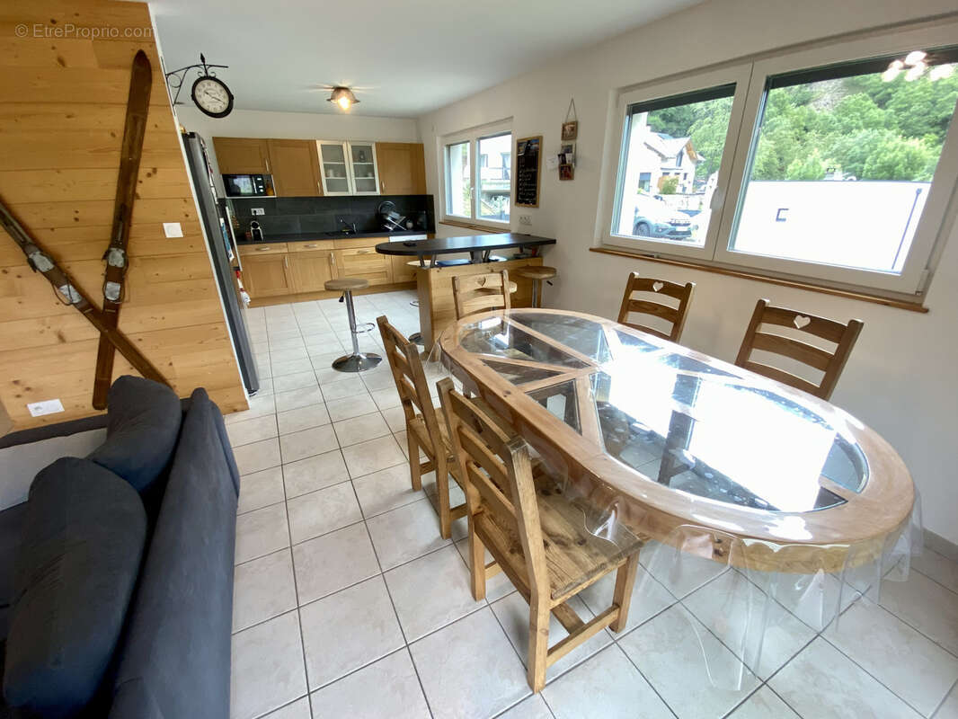 Maison à SAINT-MARTIN-DE-LA-PORTE