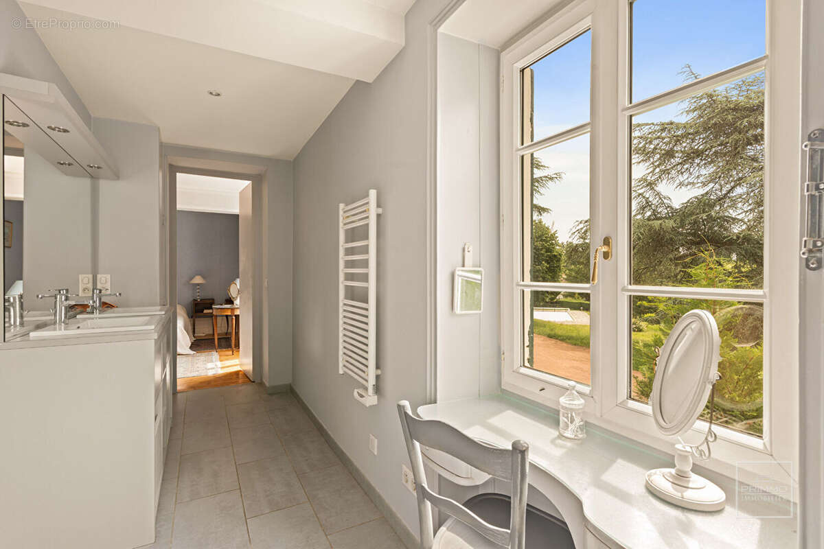 Maison à CHARBONNIERES-LES-BAINS