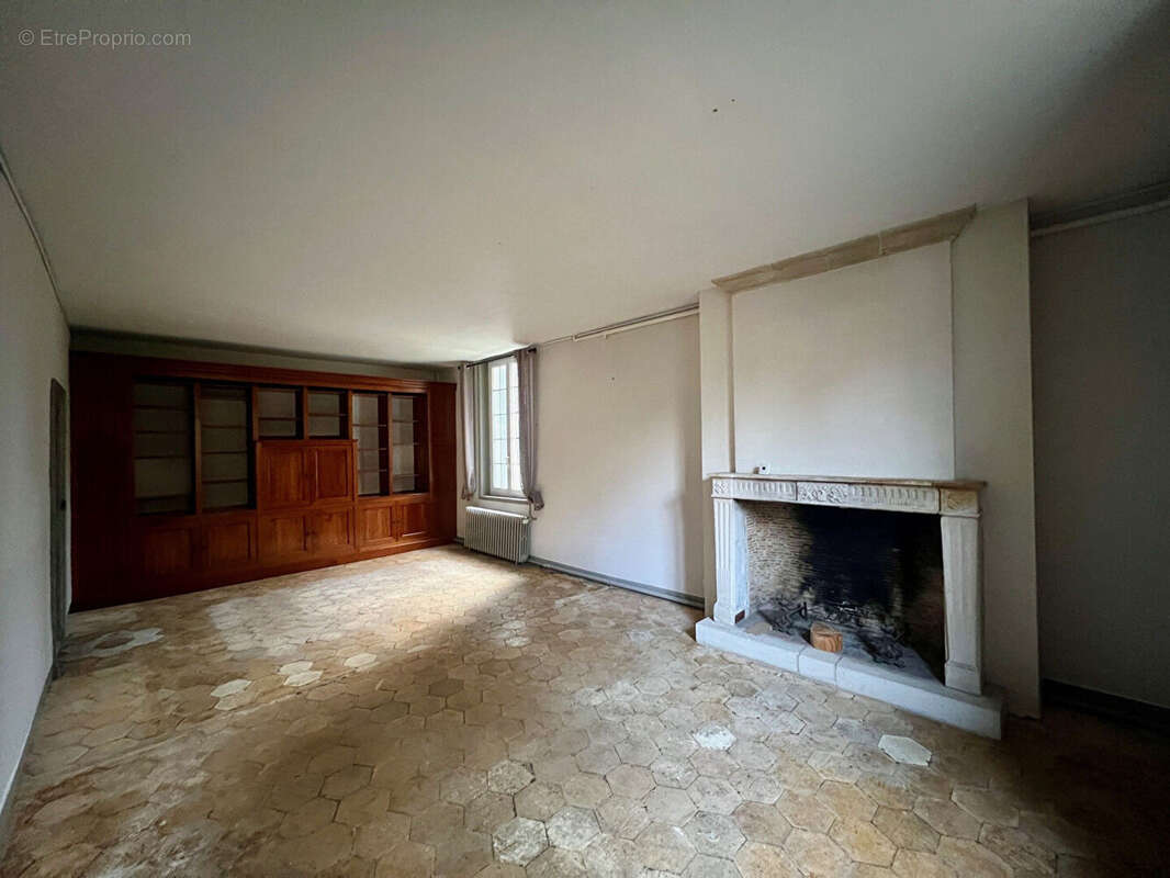 Maison à REUGNY