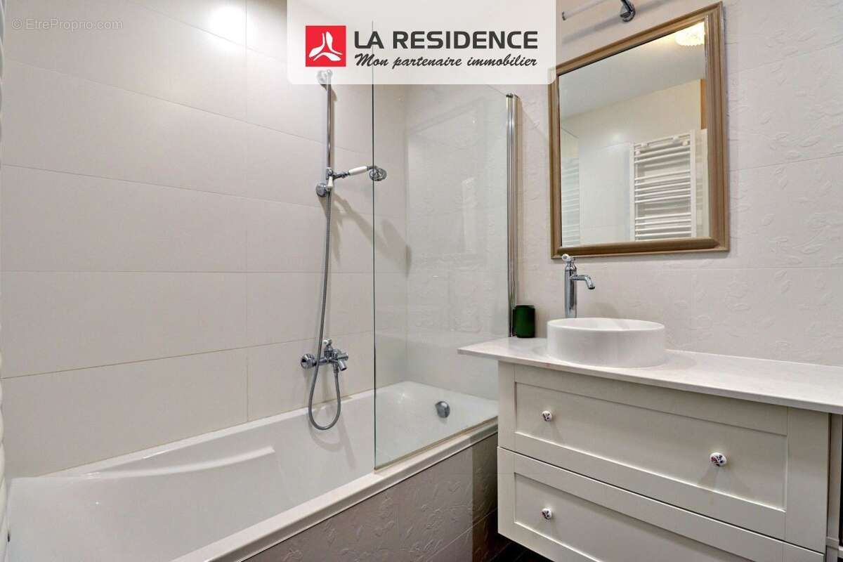 Appartement 38 m² à Saint-Raphael  - photo 7