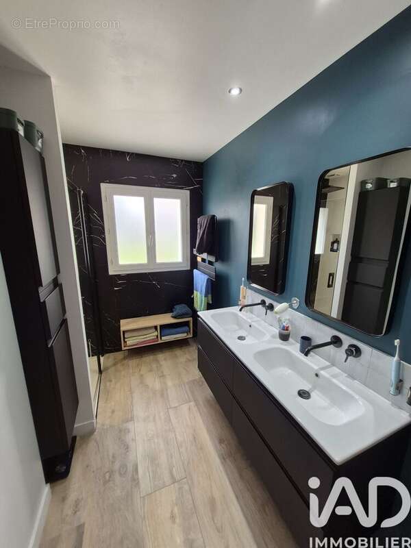 Maison 152 m² à Saint-Christophe-Sur-Roc  - photo 5