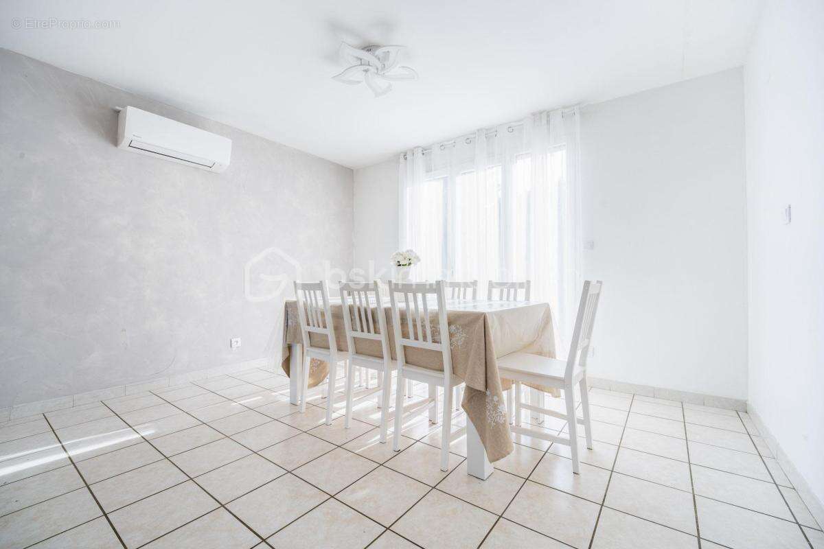 Maison familiale lumineuse avec grand jardin et sous-sol - photo 6