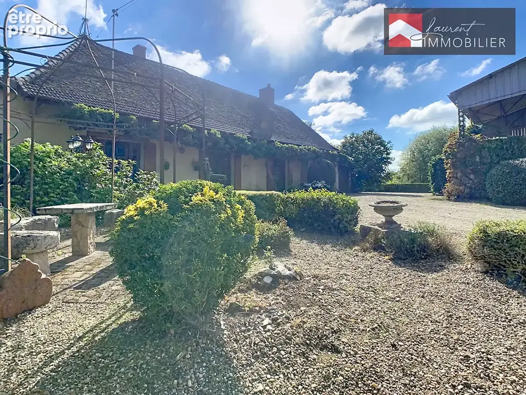 FRONTENARD à Vendre - ensemble immobilier avec 3 Hectares de terres agricoles, bâtiment d'exploitation et deux habitations. - photo 21